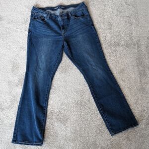 Old Navy Mid-Rise Kicker Boot-Cut in Medium Wash (Size 16)